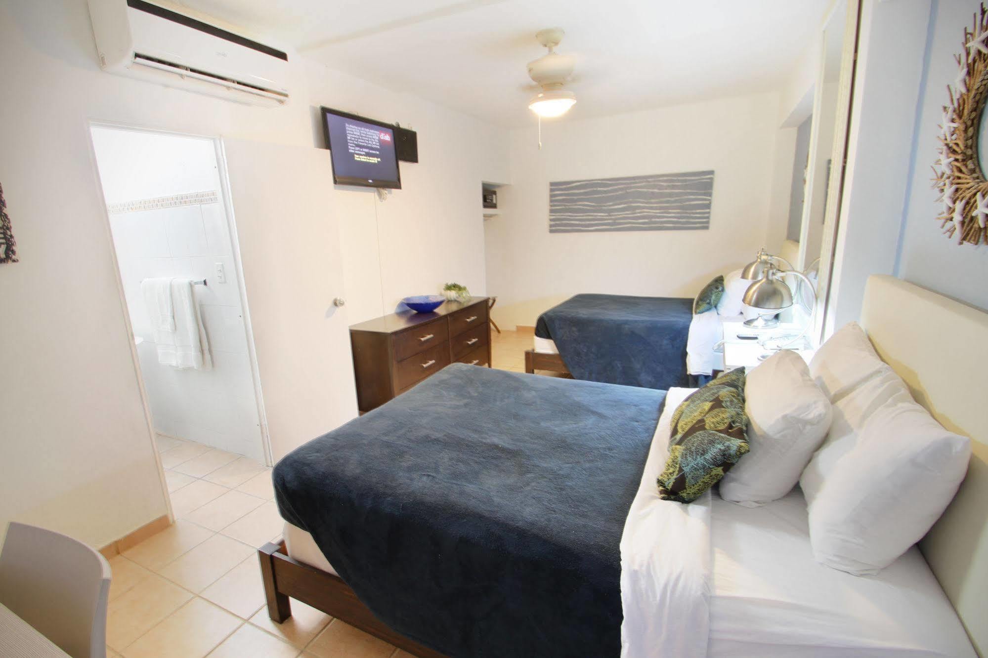 Tres Palmas Inn San Juan Esterno foto