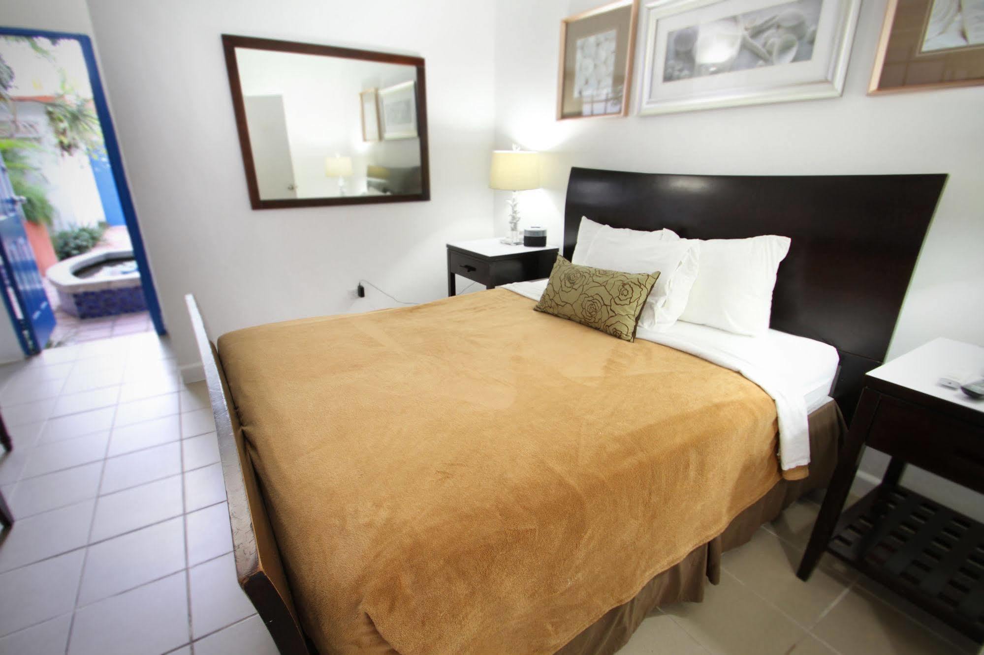 Tres Palmas Inn San Juan Esterno foto